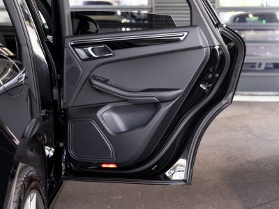 2025 Porsche Macan Macan T