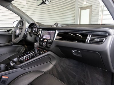 2025 Porsche Macan Macan T