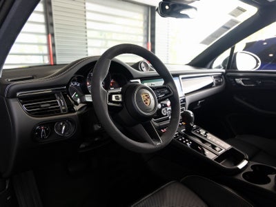 2025 Porsche Macan Macan T