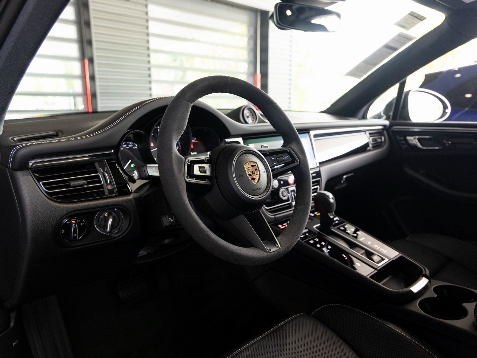 2025 Porsche Macan Macan T