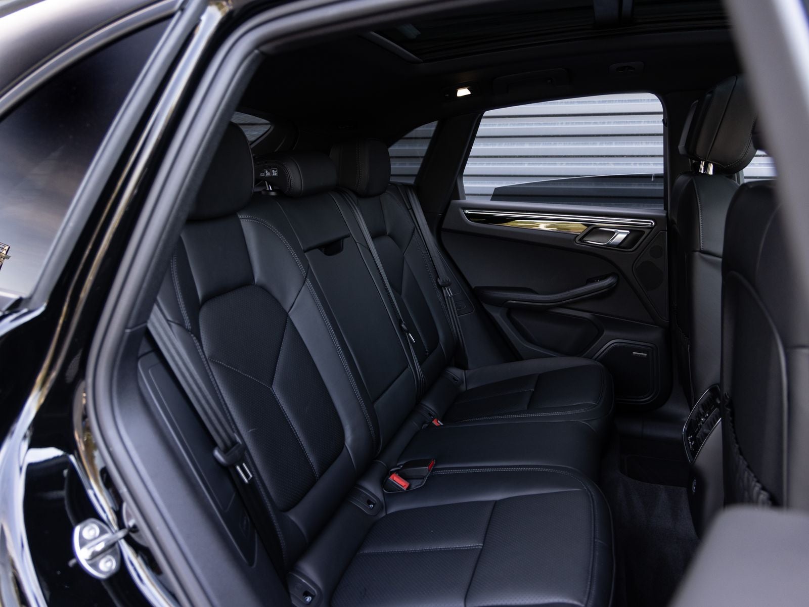 2026 Porsche Macan AWD