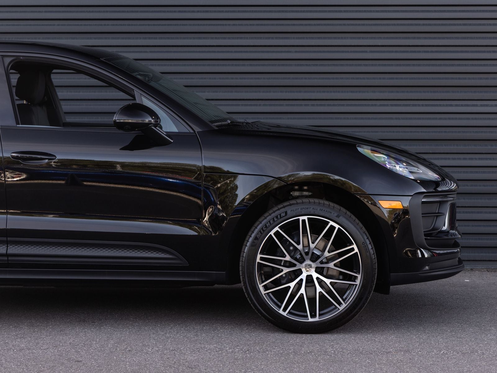 2026 Porsche Macan AWD
