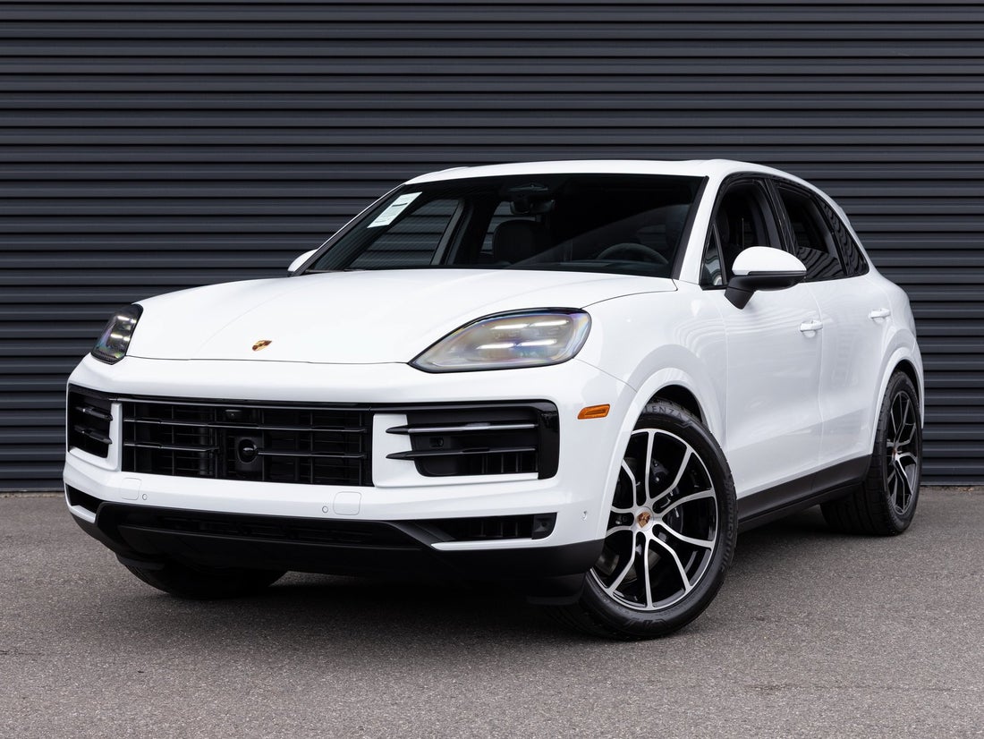 2026 Porsche Cayenne — photo 1 of 37