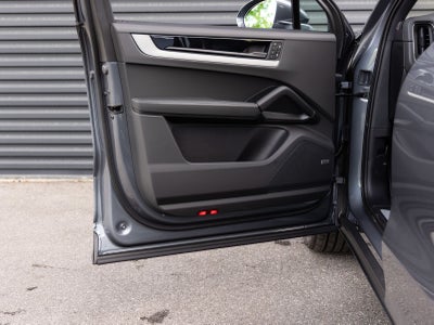 2026 Porsche Cayenne AWD