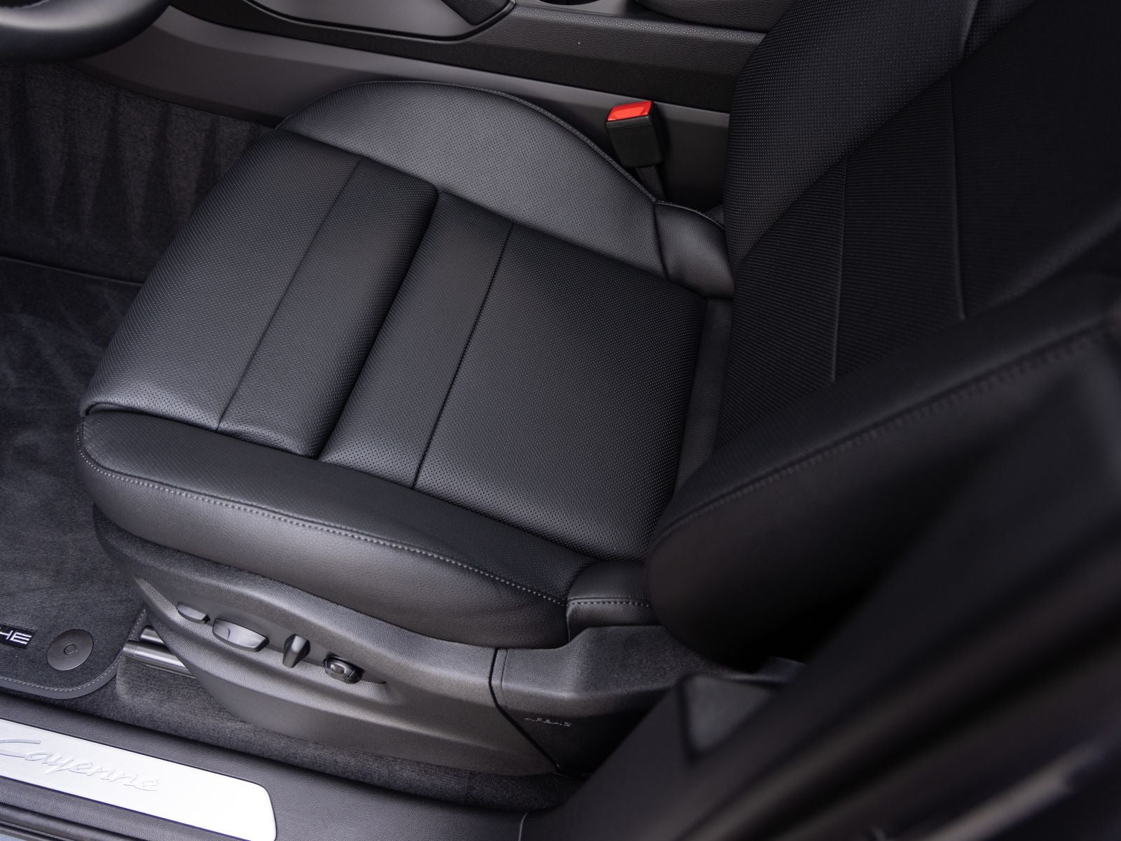 2026 Porsche Cayenne AWD