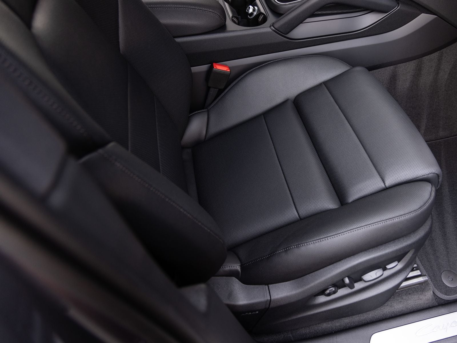 2026 Porsche Cayenne AWD