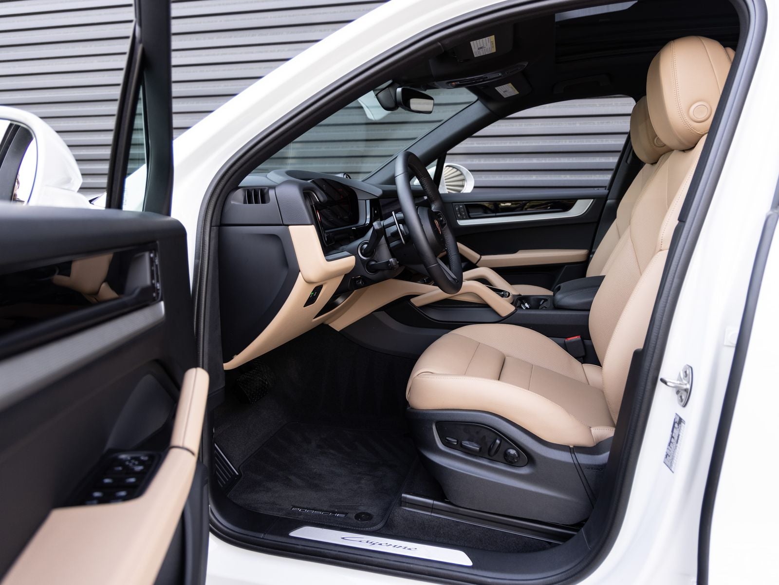 2025 Porsche Cayenne AWD