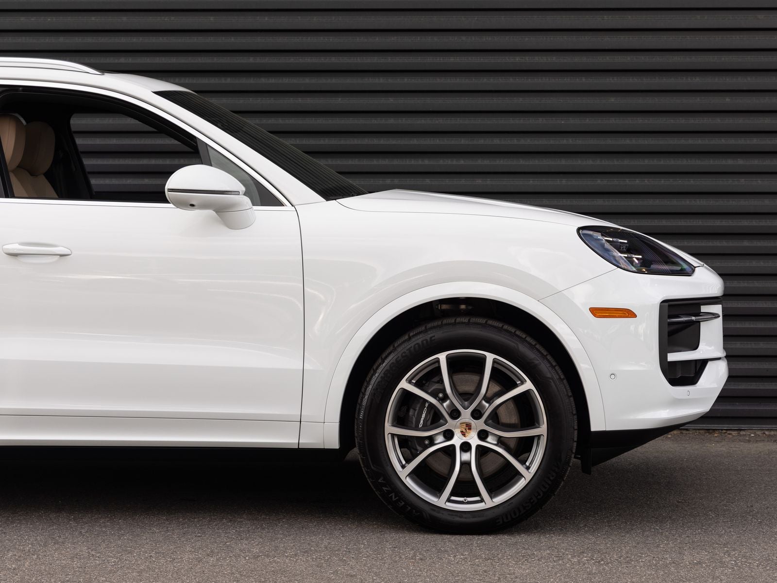 2025 Porsche Cayenne AWD
