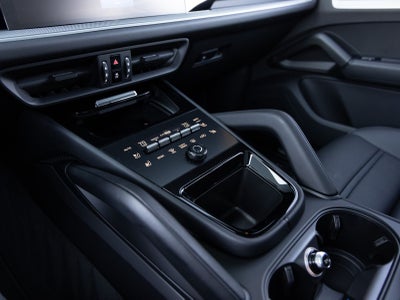 2026 Porsche Cayenne AWD