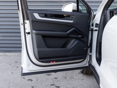 2026 Porsche Cayenne AWD