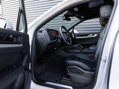 2026 Porsche Cayenne AWD