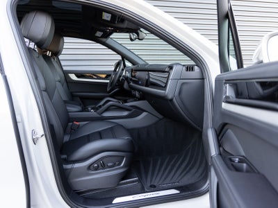 2026 Porsche Cayenne AWD