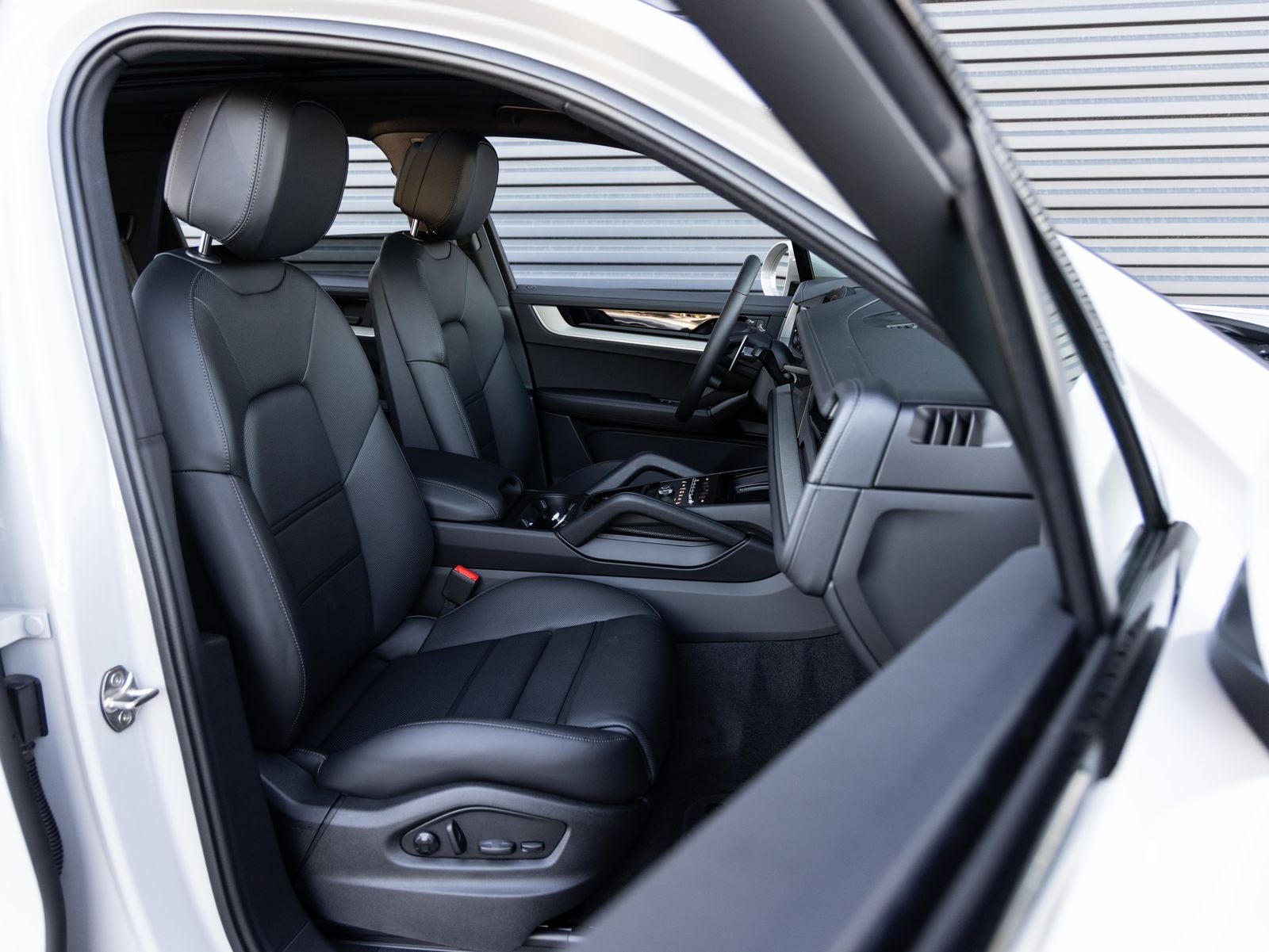 2026 Porsche Cayenne AWD