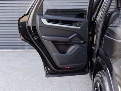 2026 Porsche Cayenne AWD
