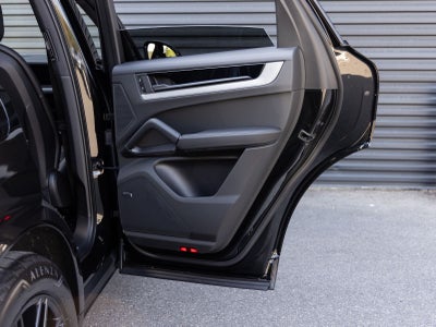 2026 Porsche Cayenne AWD