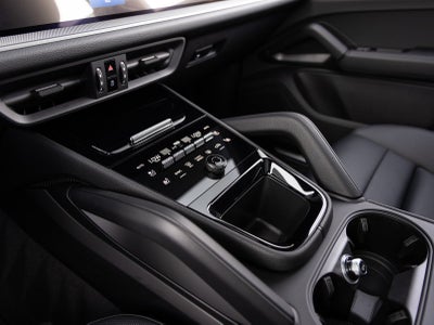 2026 Porsche Cayenne AWD