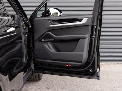 2026 Porsche Cayenne AWD