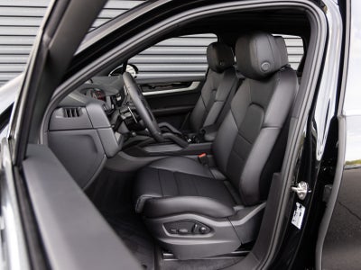 2026 Porsche Cayenne AWD