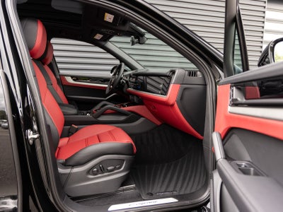 2026 Porsche Cayenne AWD
