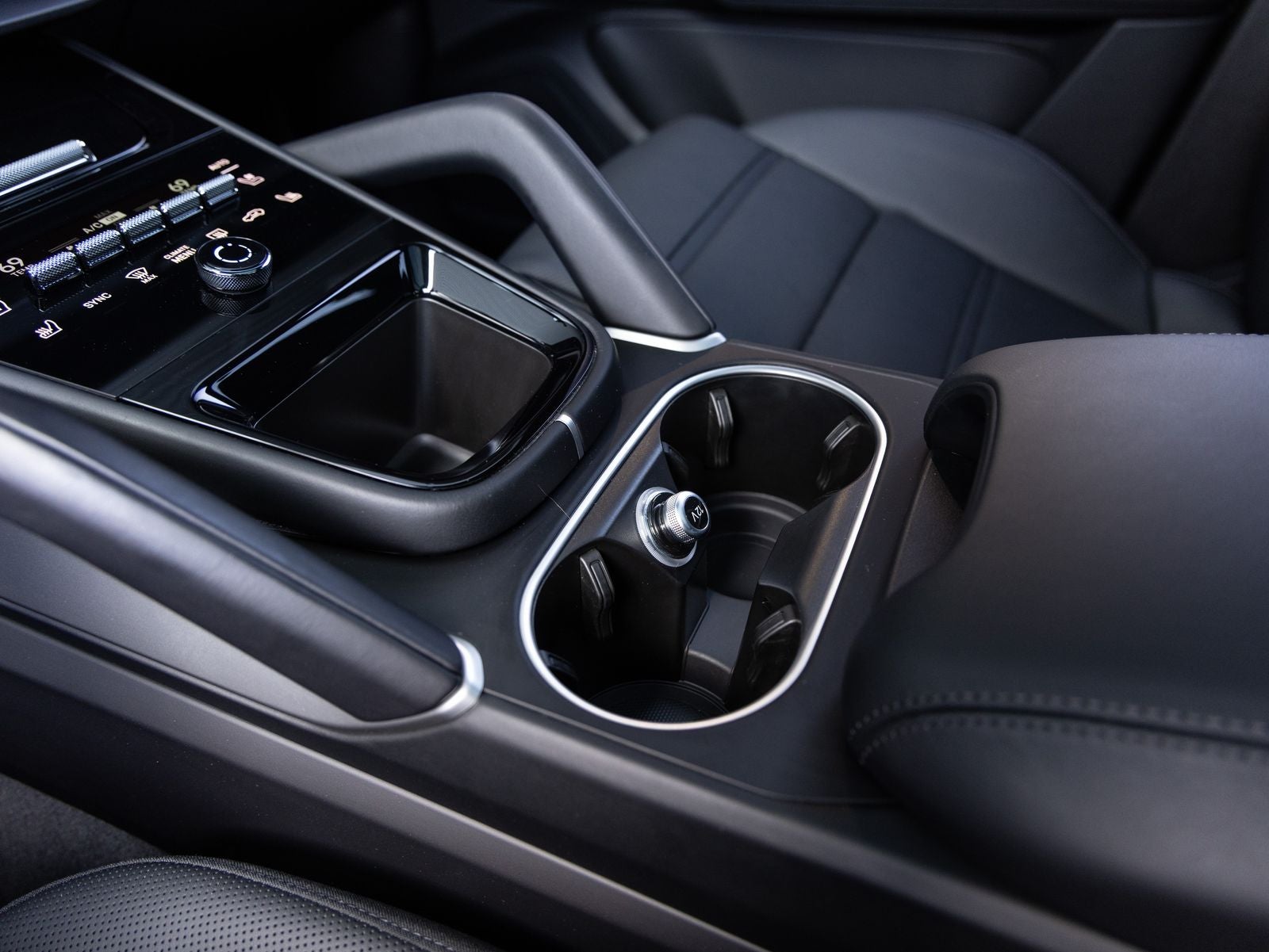 2025 Porsche Cayenne AWD