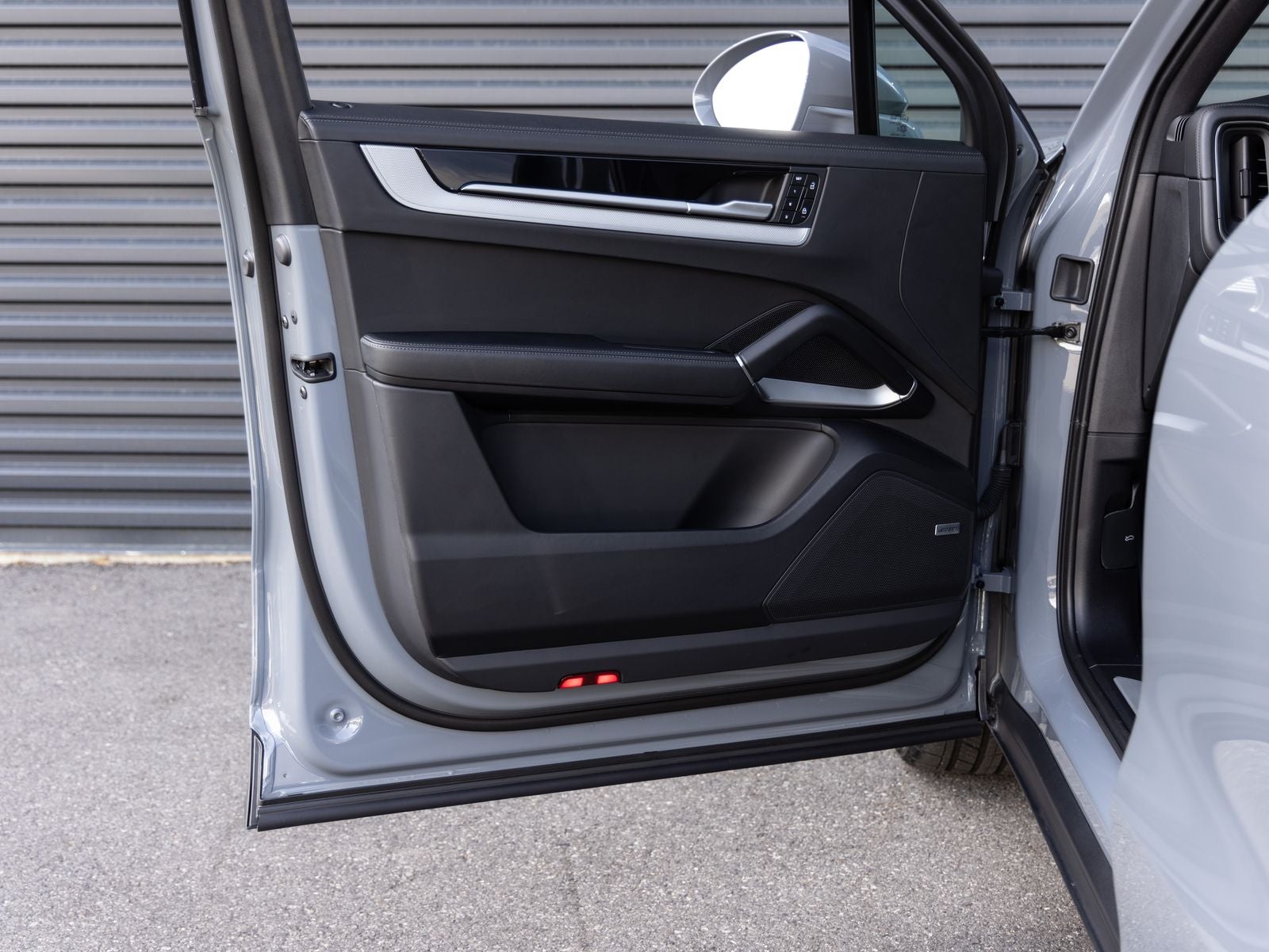 2025 Porsche Cayenne AWD