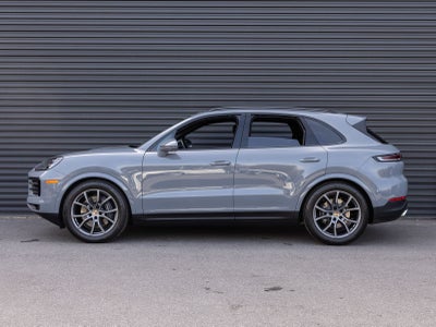 2025 Porsche Cayenne AWD