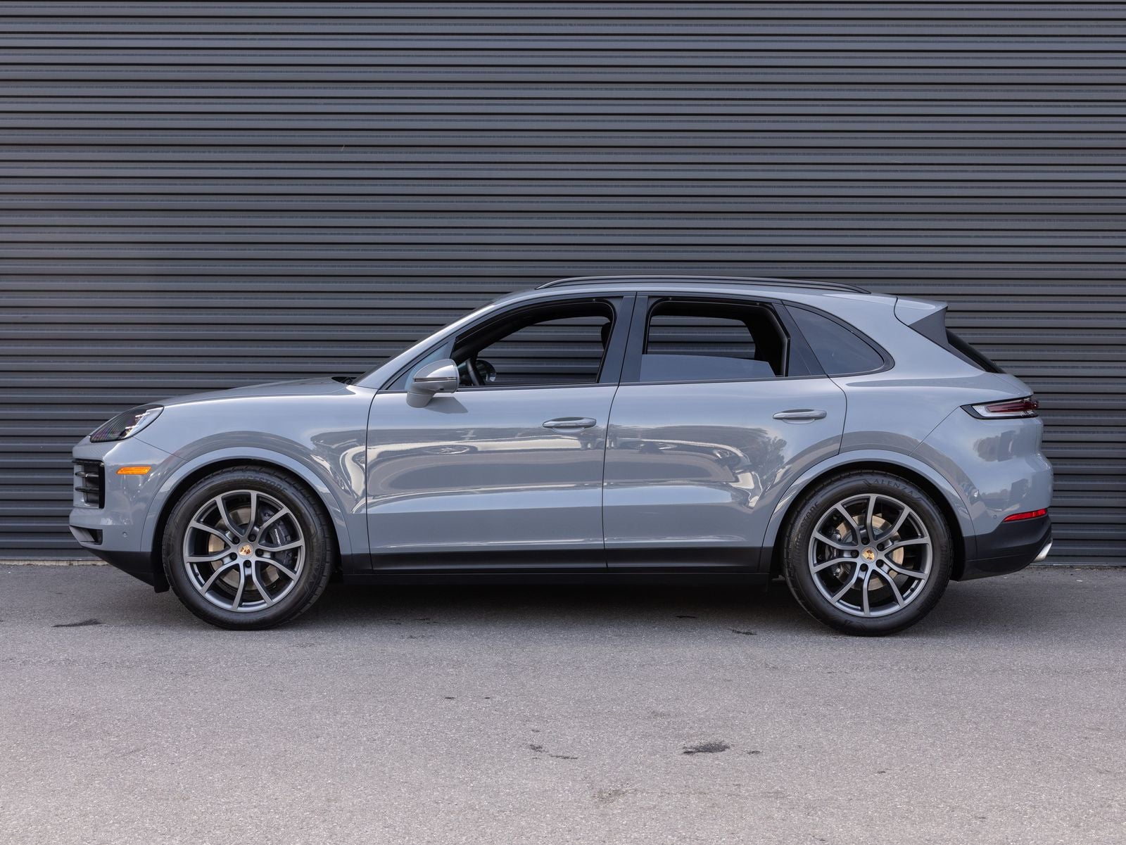 2025 Porsche Cayenne AWD
