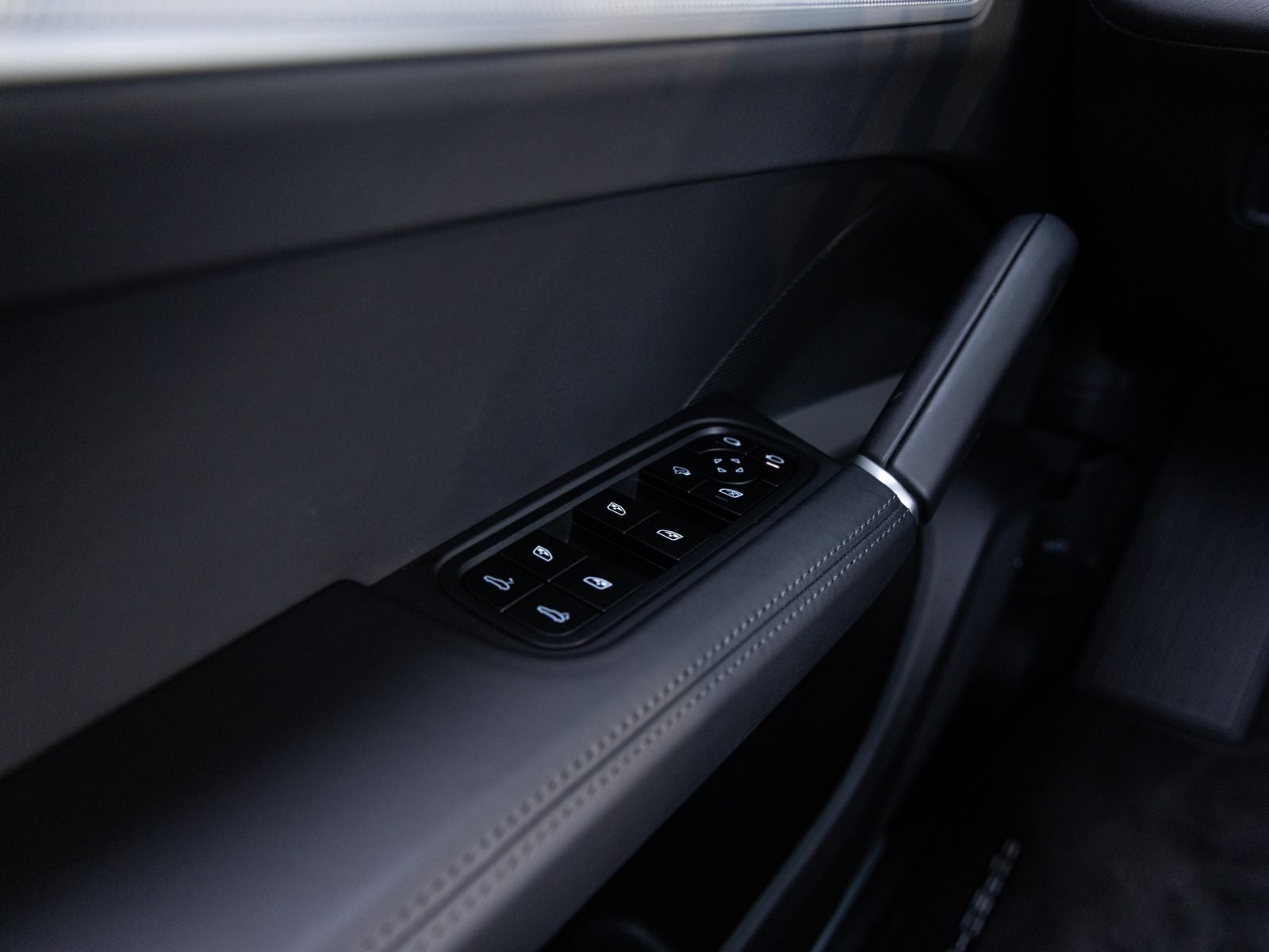 2025 Porsche Cayenne AWD