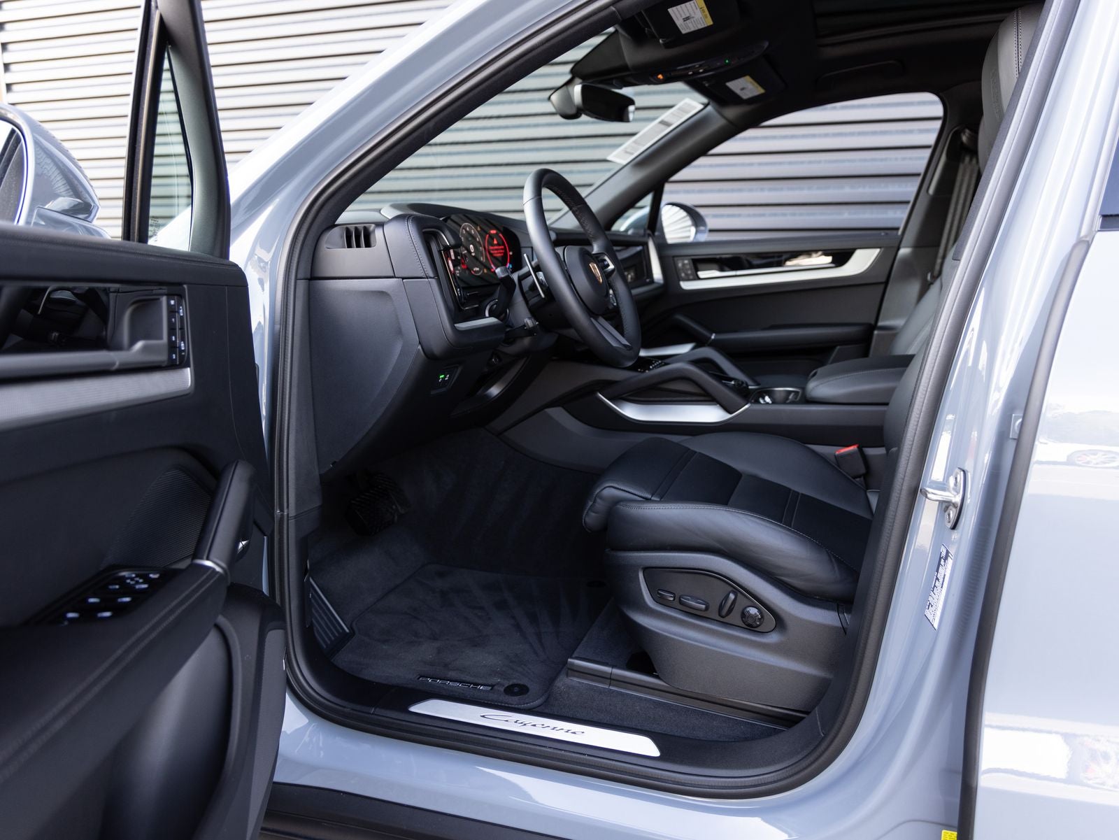 2025 Porsche Cayenne AWD