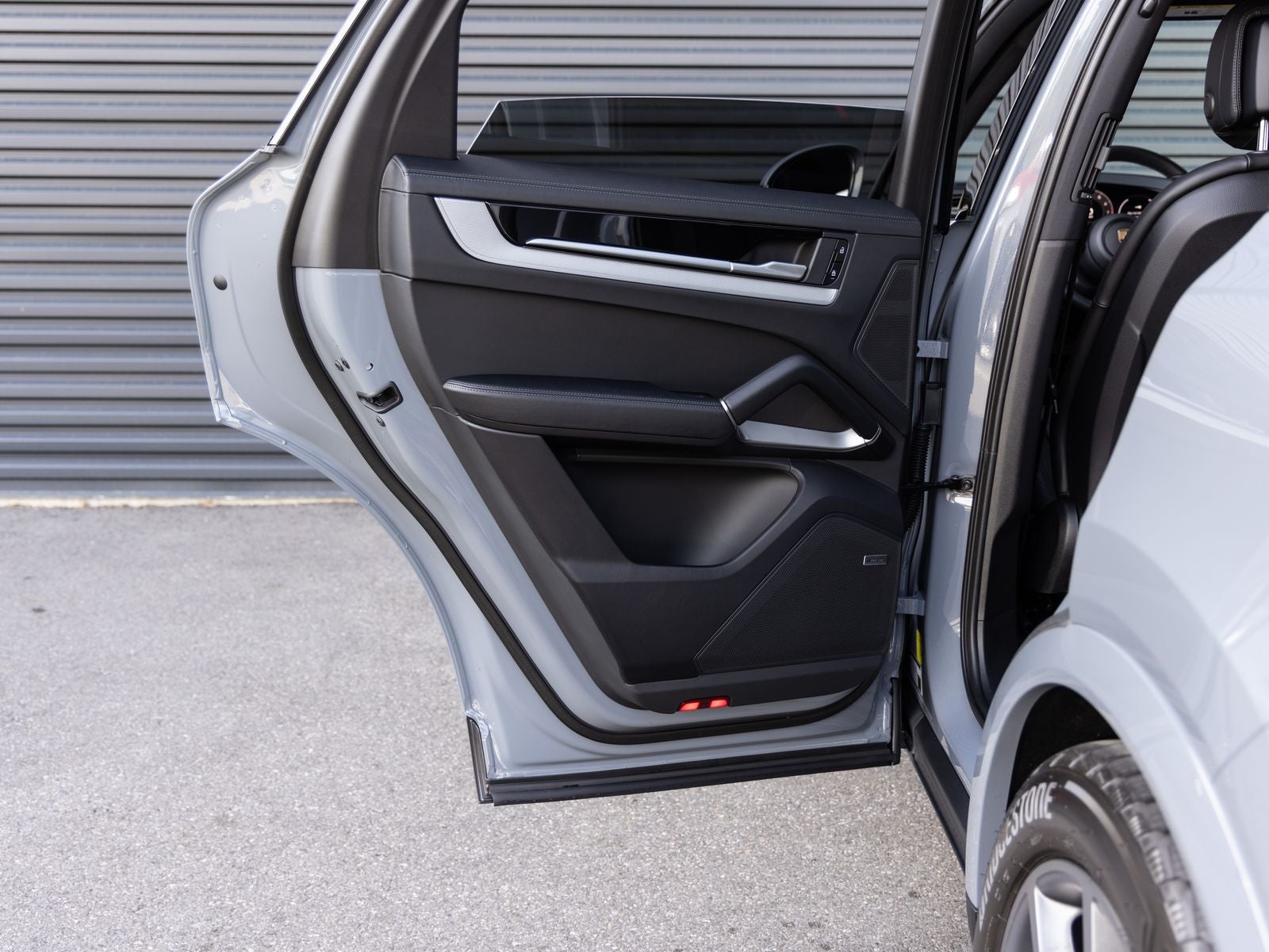 2025 Porsche Cayenne AWD