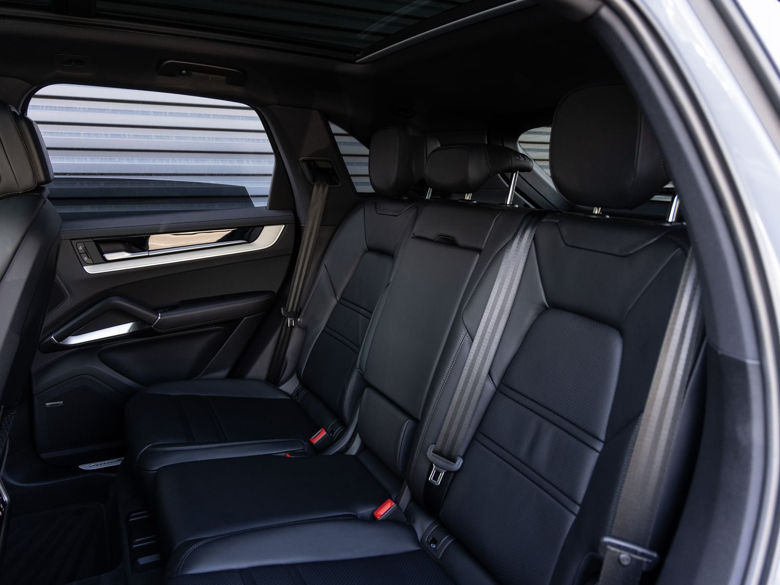 2025 Porsche Cayenne AWD