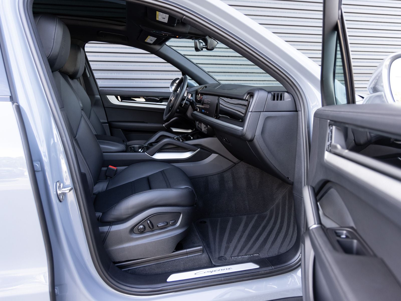 2025 Porsche Cayenne AWD