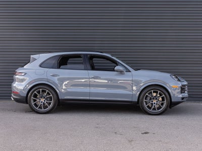 2025 Porsche Cayenne AWD