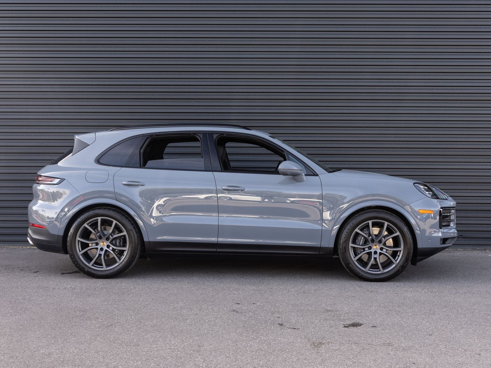 2025 Porsche Cayenne AWD