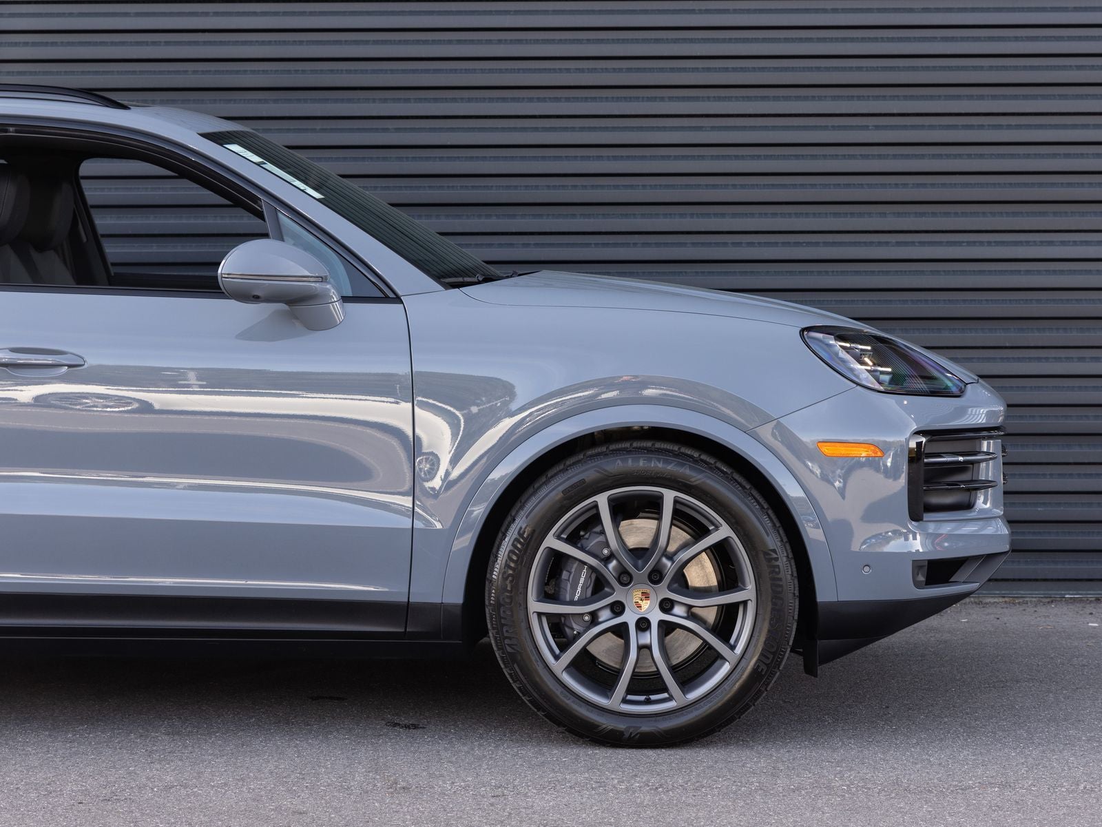 2025 Porsche Cayenne AWD