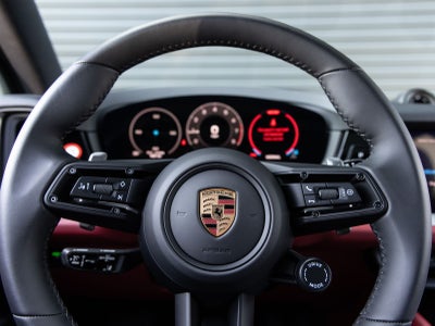 2025 Porsche Cayenne AWD