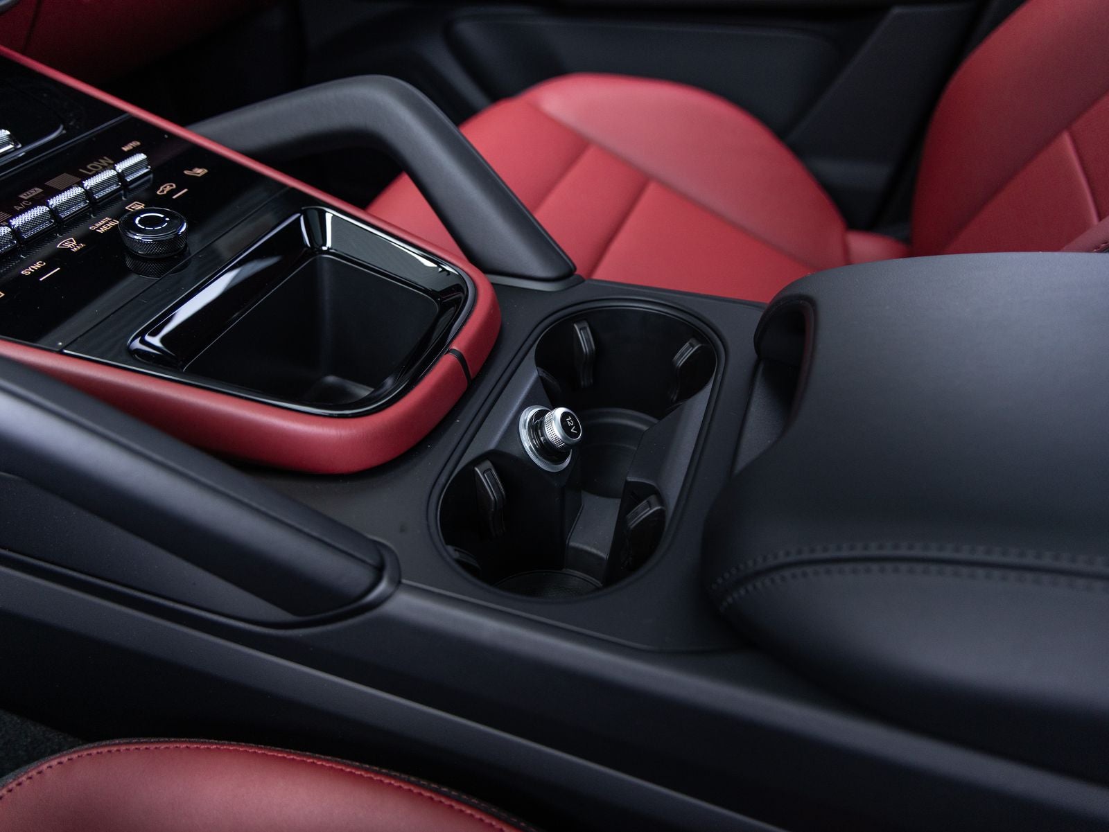 2025 Porsche Cayenne AWD