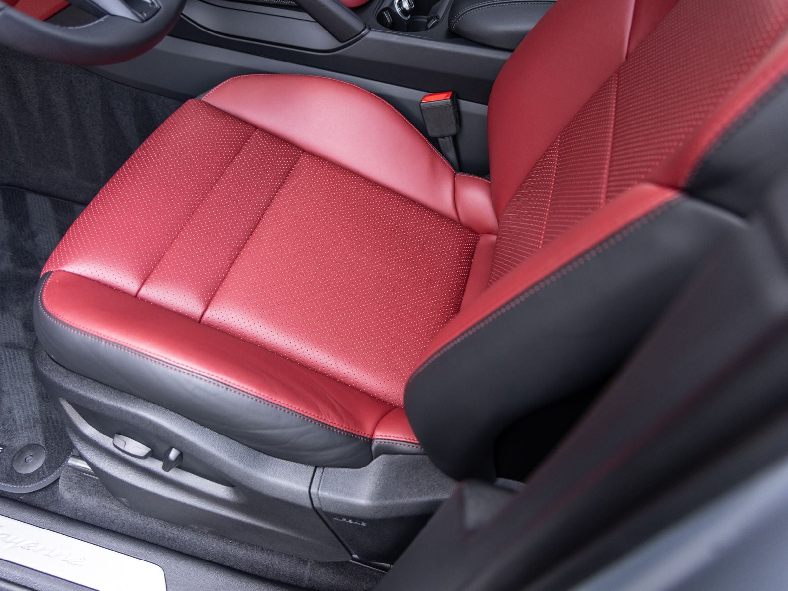 2025 Porsche Cayenne AWD