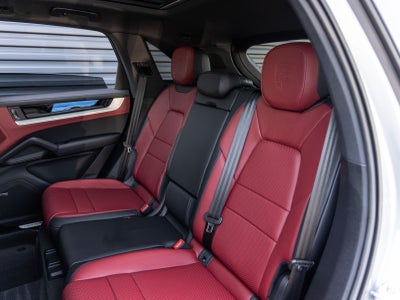 2025 Porsche Cayenne AWD