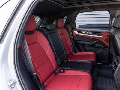 2025 Porsche Cayenne AWD