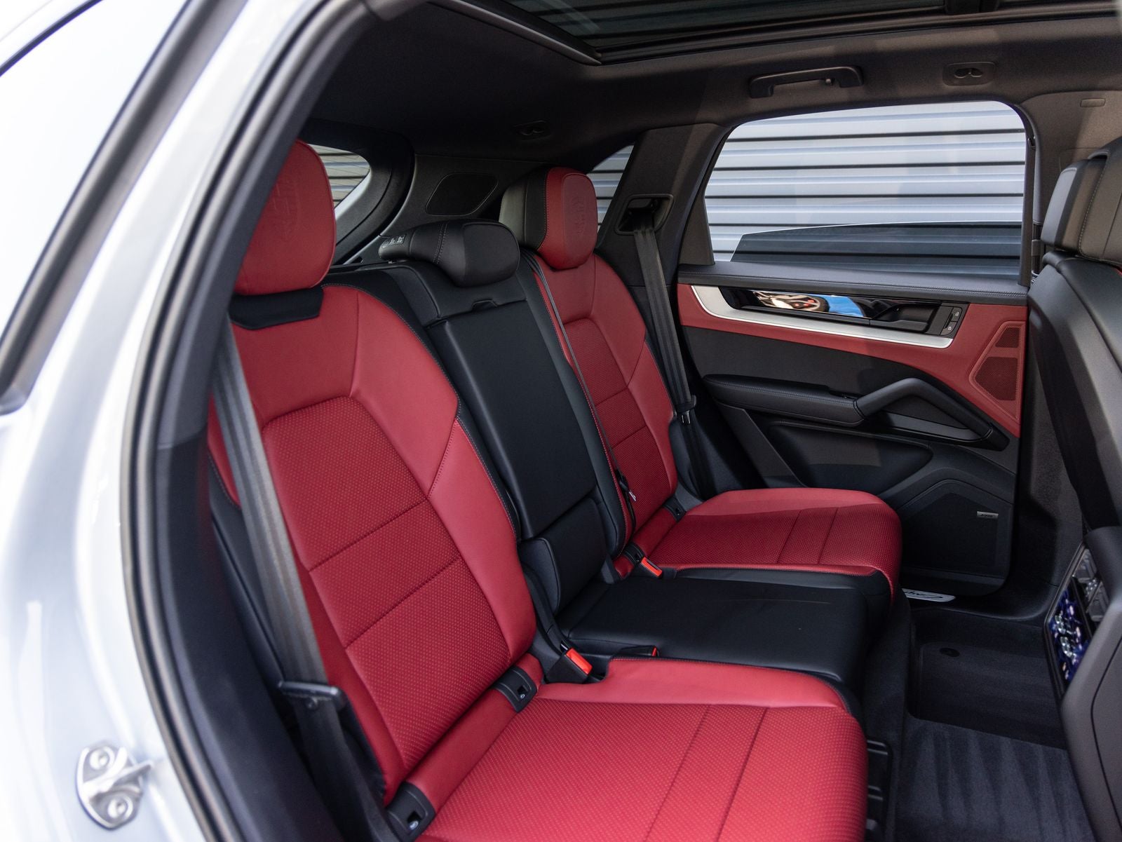2025 Porsche Cayenne AWD