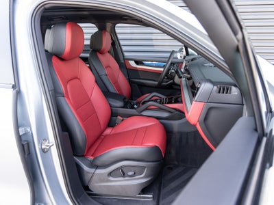 2025 Porsche Cayenne AWD