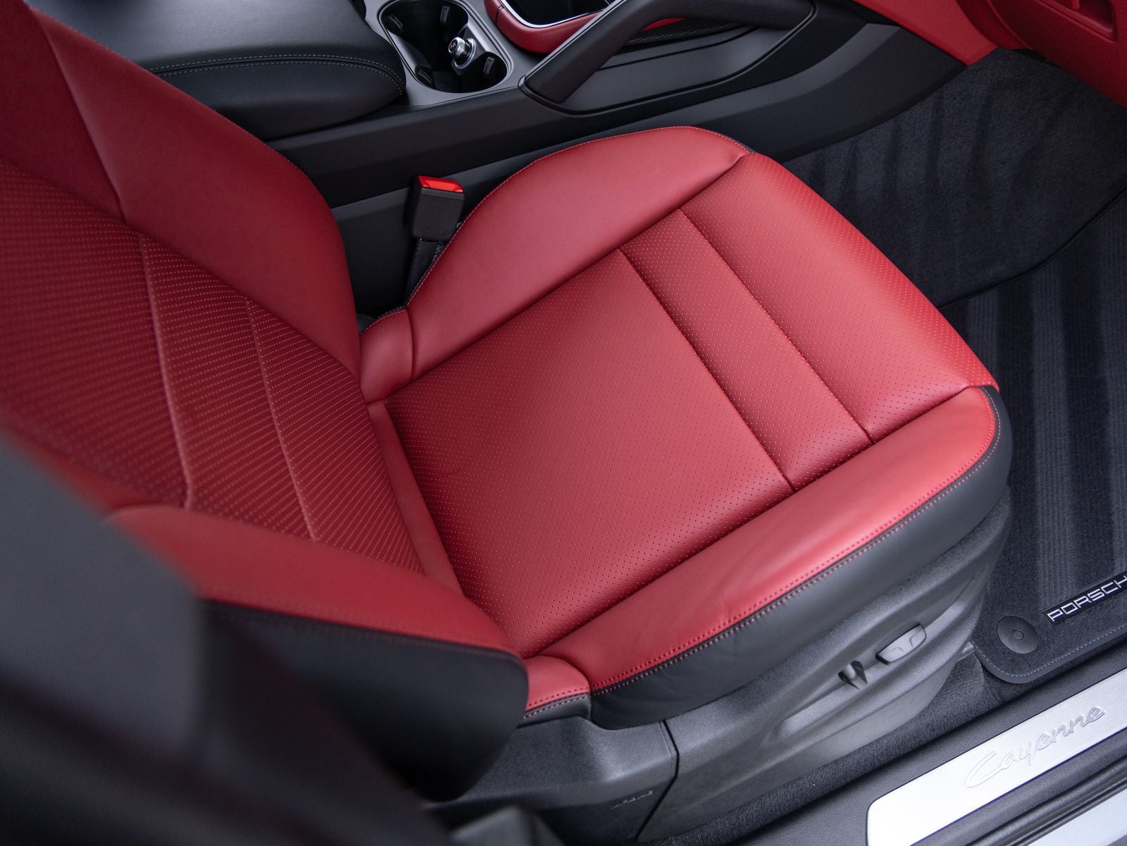 2025 Porsche Cayenne AWD