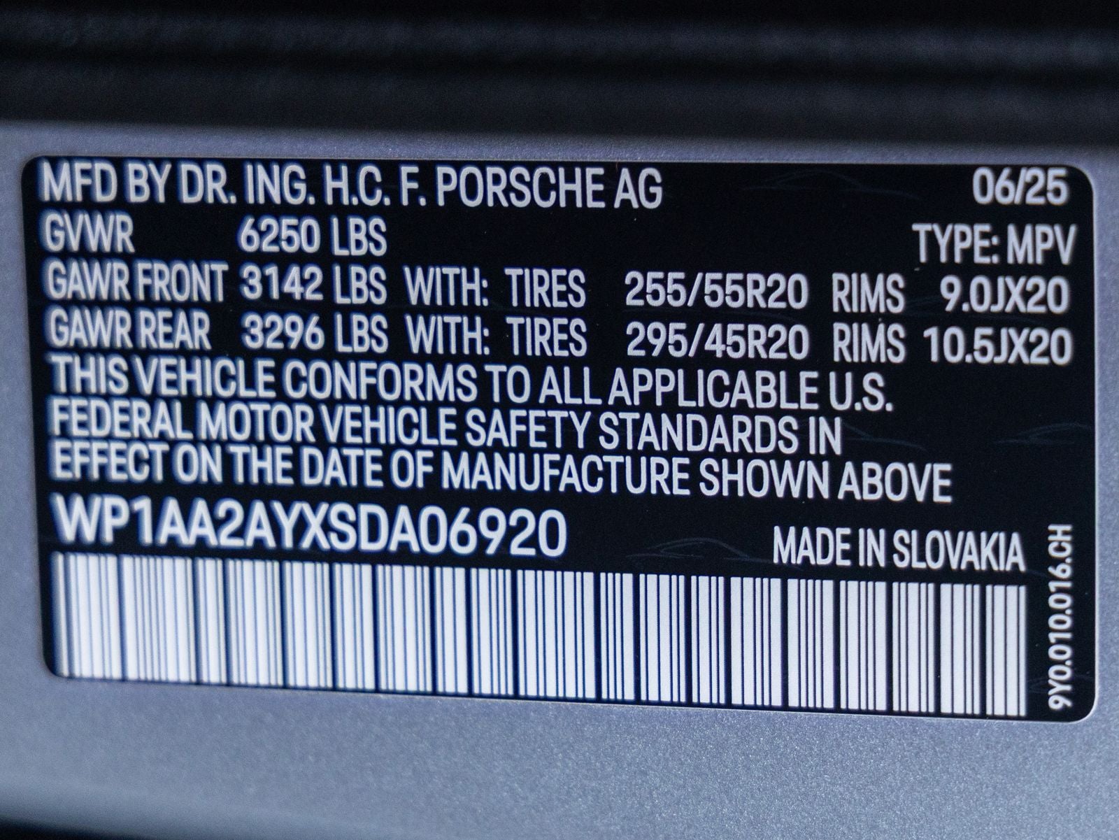 2025 Porsche Cayenne AWD