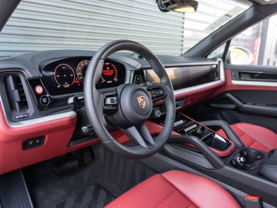 2025 Porsche Cayenne AWD