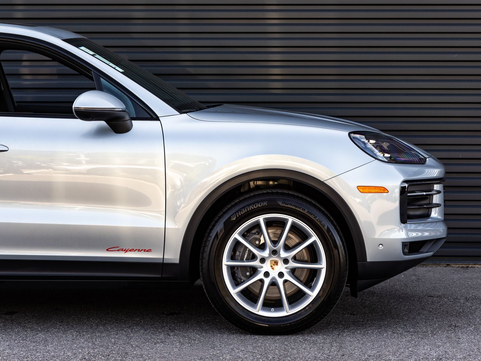 2025 Porsche Cayenne AWD