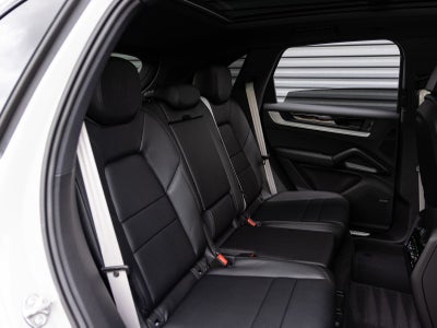 2026 Porsche Cayenne AWD