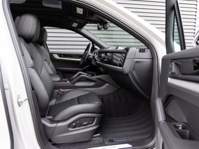 2026 Porsche Cayenne AWD