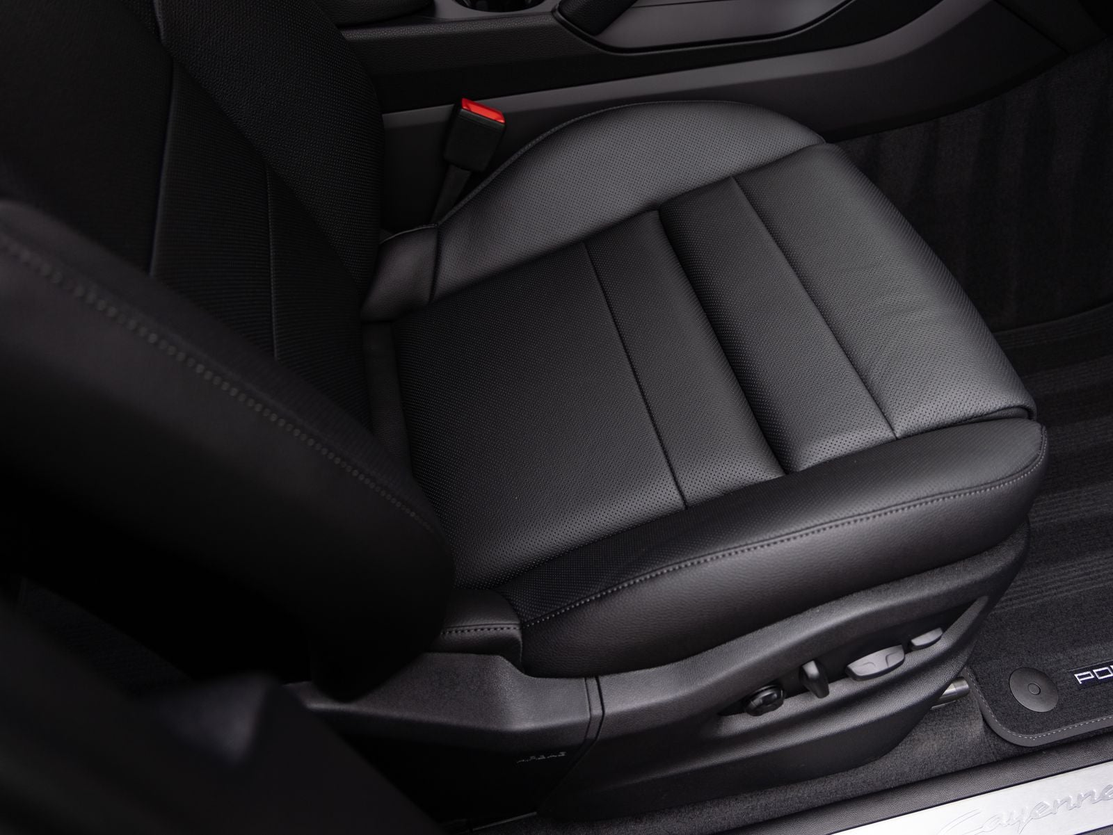 2026 Porsche Cayenne AWD