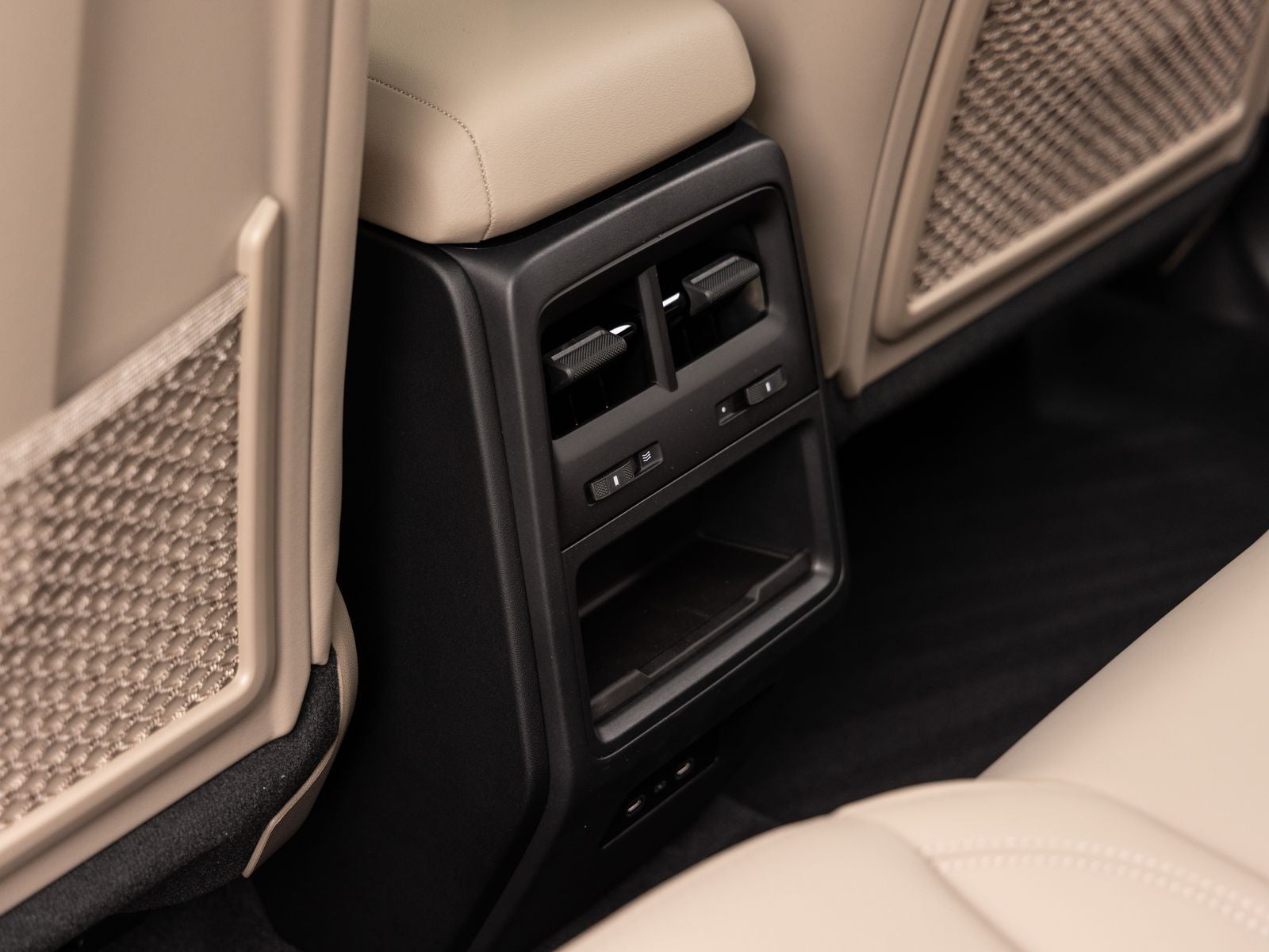 2026 Porsche Macan 4 Electric